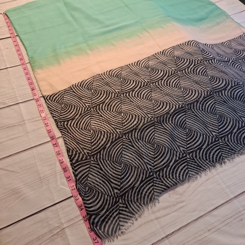 2 CHIC Art Deco Ombre Scarf - Picture 4 of 6